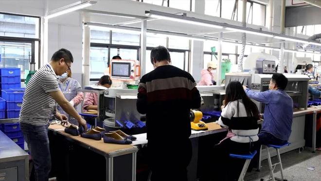 会!惠东女鞋2026新品引领新潮流AG真人网页30款智能样鞋亮相广交(图2) 会!惠东女鞋2026新品引领新潮流AG真人网页30款智能样鞋亮相广交(图2)