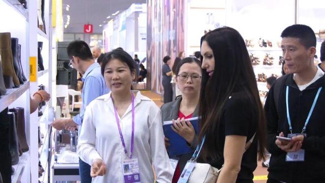 会!惠东女鞋2026新品引领新潮流AG真人网页30款智能样鞋亮相广交(图4) 会!惠东女鞋2026新品引领新潮流AG真人网页30款智能样鞋亮相广交(图4)